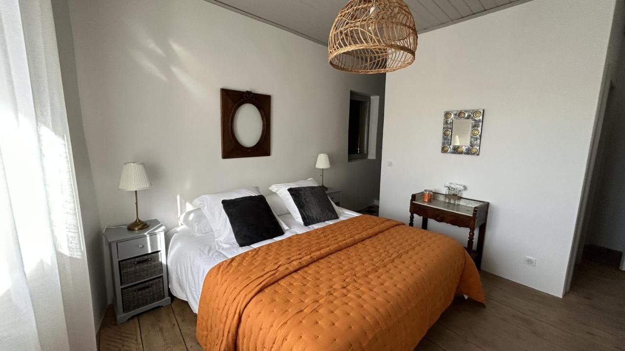 Le Petit Eden Bed & Breakfast Saint Quentin la Poterie Bagian luar foto