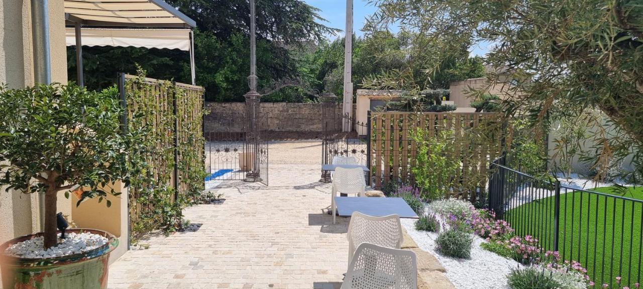Le Petit Eden Bed & Breakfast Saint Quentin la Poterie Bagian luar foto